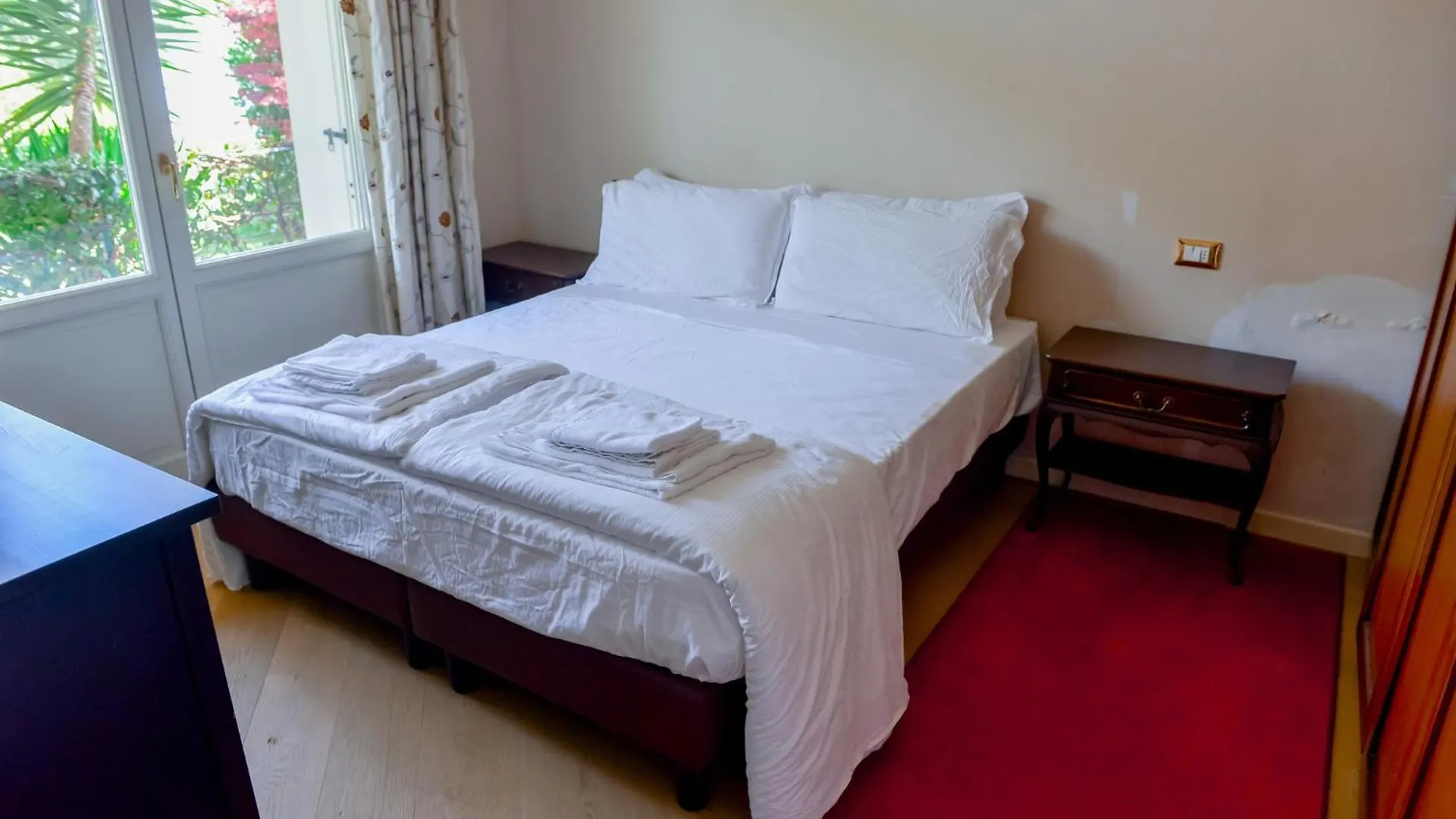 בית נופש טוסקולנו מדרנו Charming Lake View Cottage איטליה