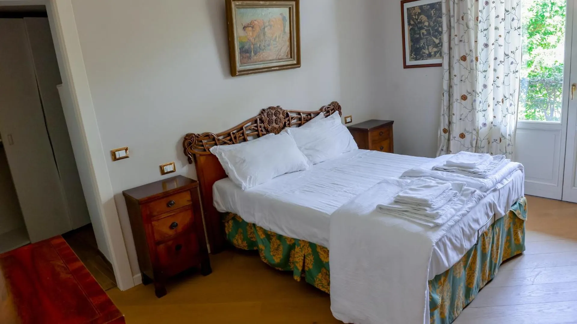 טוסקולנו מדרנו Charming Lake View Cottage בית נופש